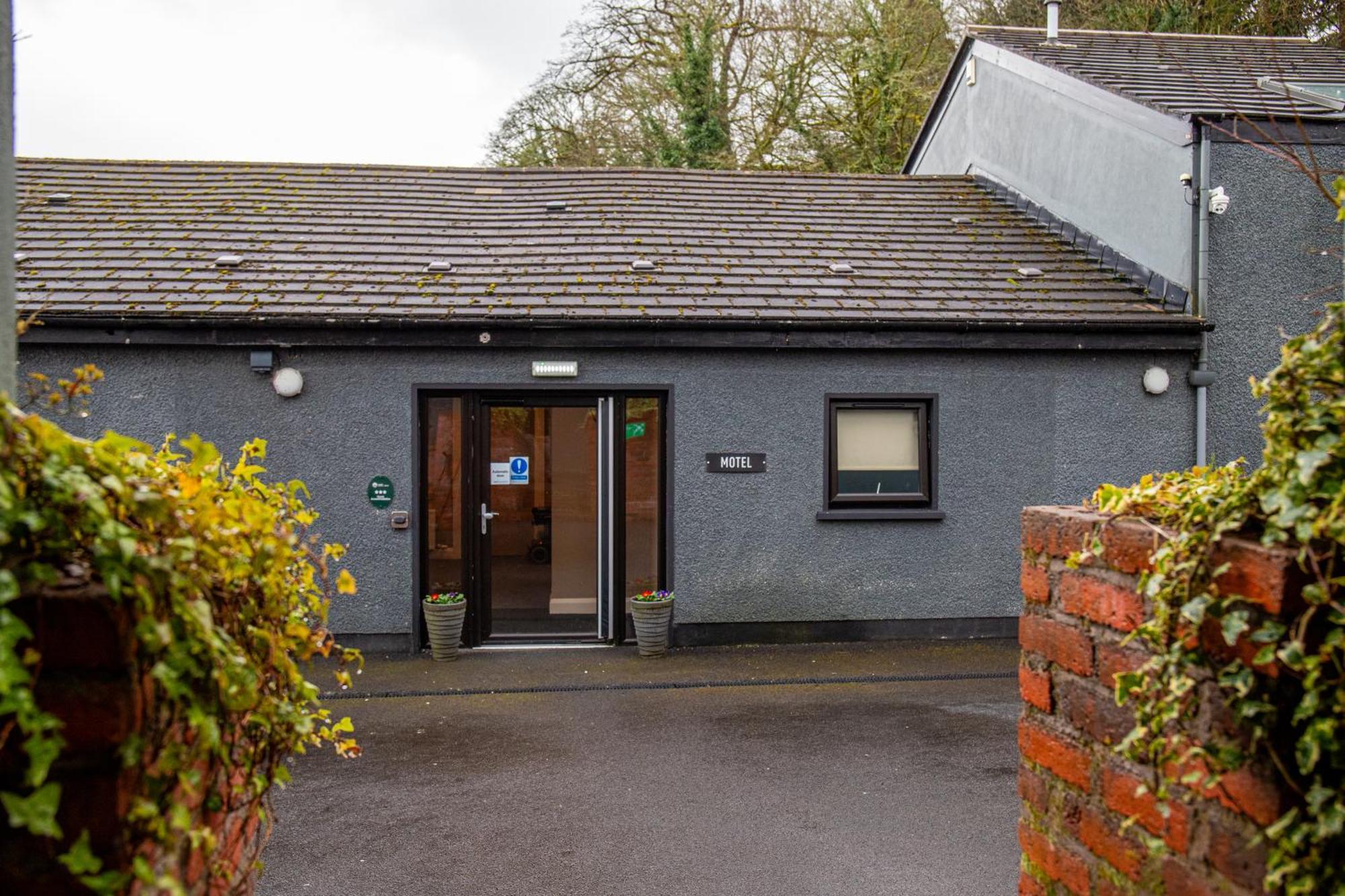 The Enniskillen Hotel And Motel מראה חיצוני תמונה